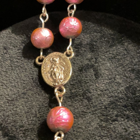 Handmade pink beaded rosary - Picture 3 of 6
